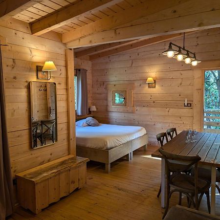 Les Cabanes Dans Les Bois Logis Hotel Villedubert Екстер'єр фото