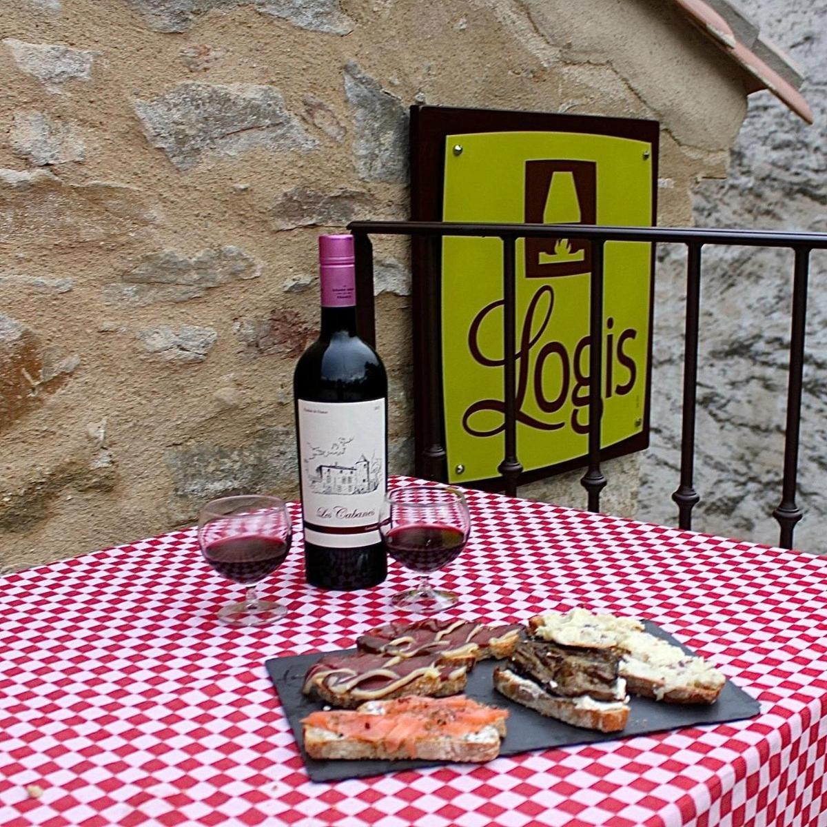 Les Cabanes Dans Les Bois Logis Hotel Villedubert Екстер'єр фото
