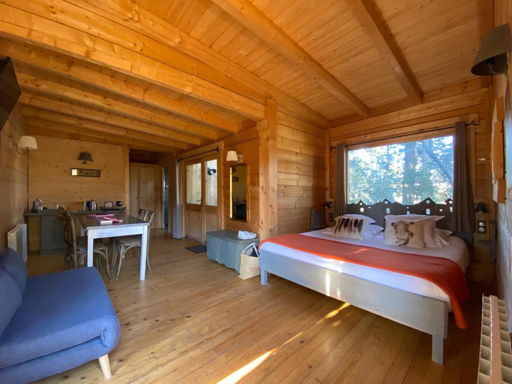 Les Cabanes Dans Les Bois Logis Hotel Villedubert Екстер'єр фото