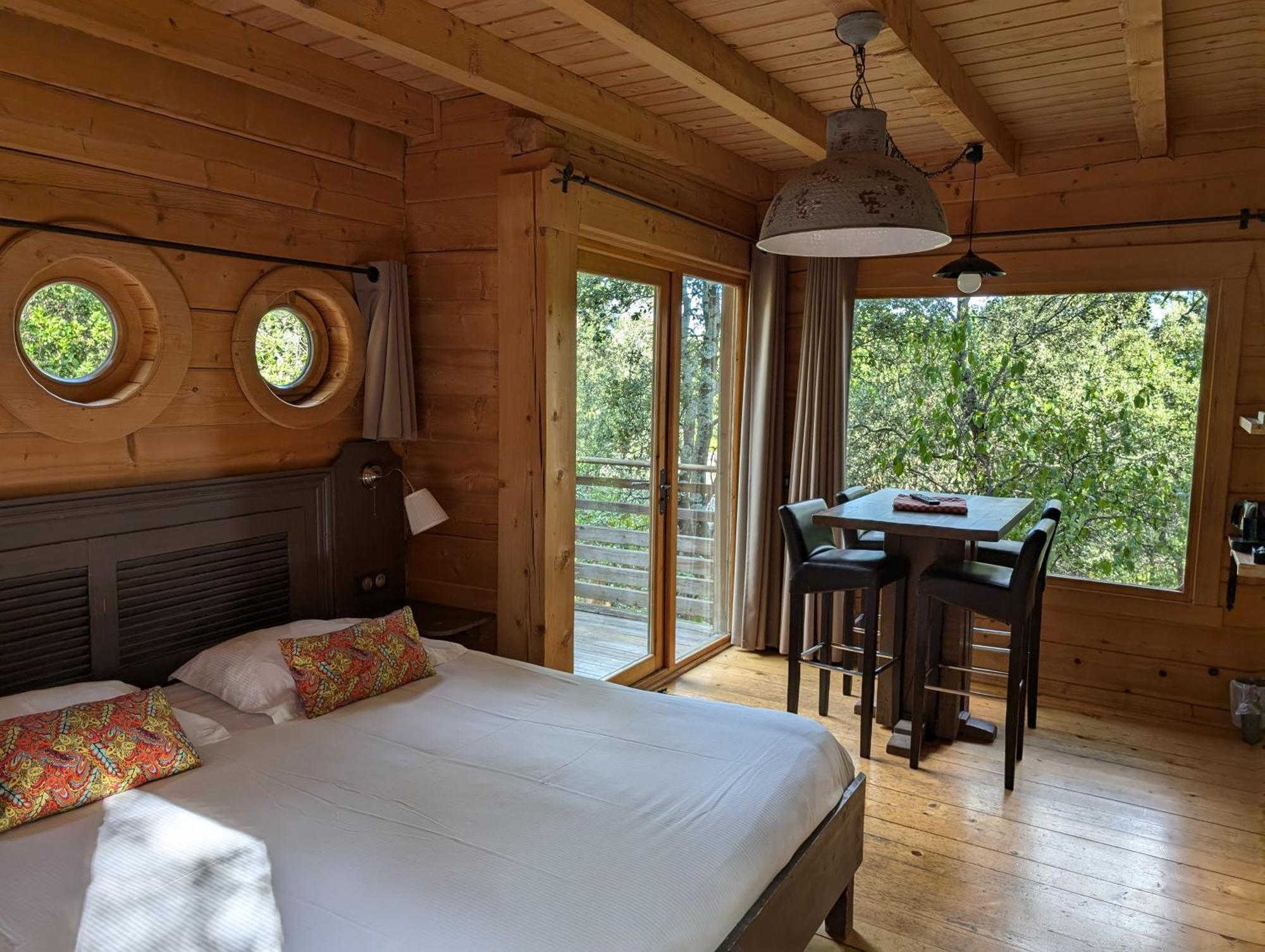 Les Cabanes Dans Les Bois Logis Hotel Villedubert Екстер'єр фото