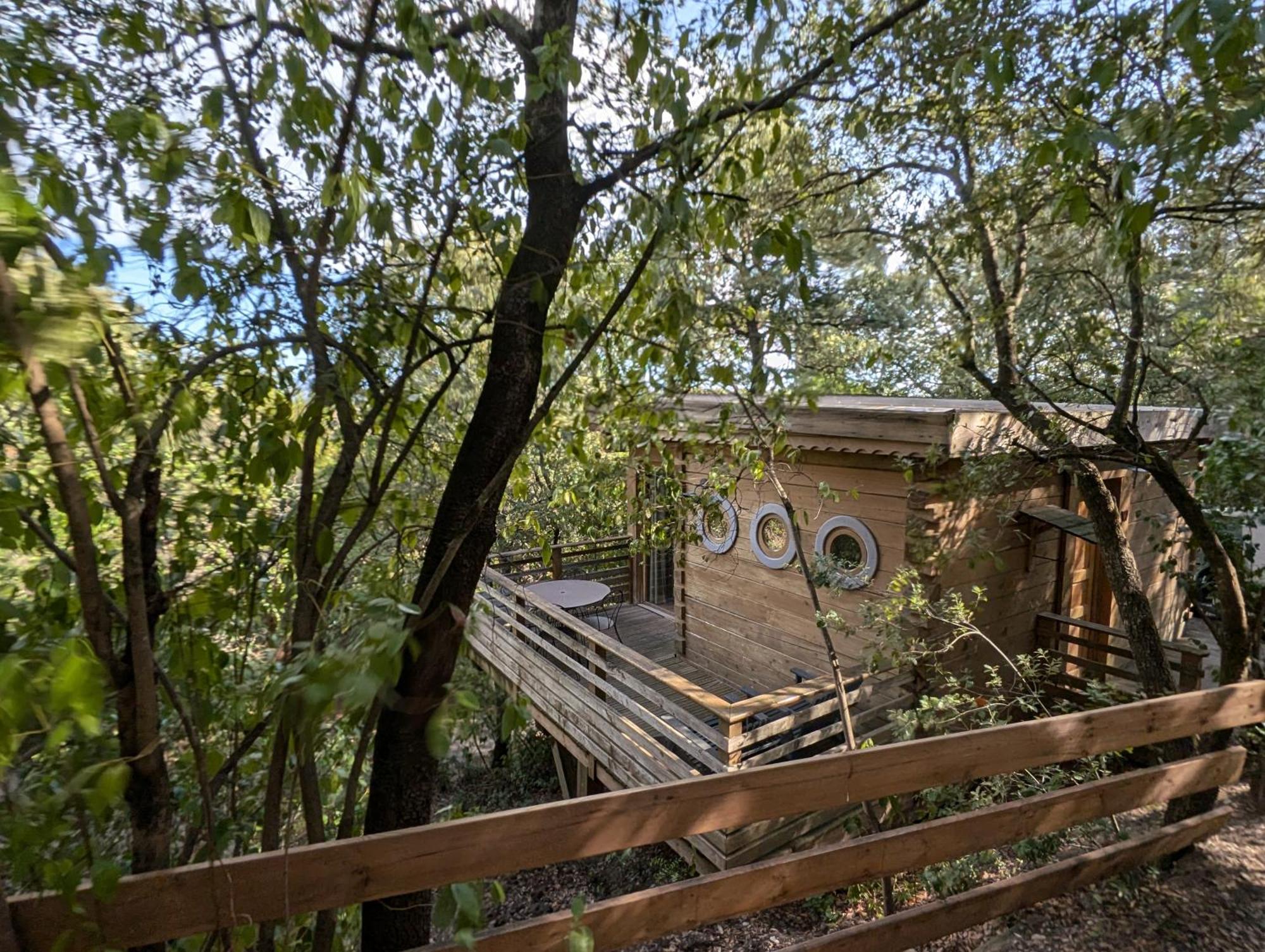 Les Cabanes Dans Les Bois Logis Hotel Villedubert Екстер'єр фото