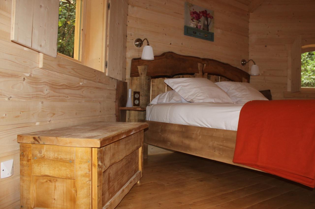 Les Cabanes Dans Les Bois Logis Hotel Villedubert Екстер'єр фото